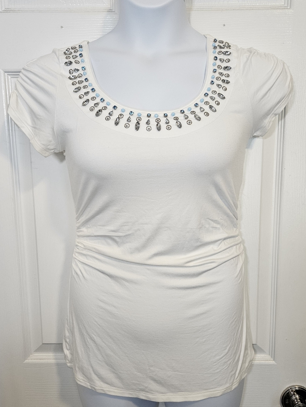 White House Black Market Embellished Scoop Neck Women’s Top With Keyhole Back.